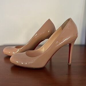 Christian Louboutin 39.5 nude patent pumps